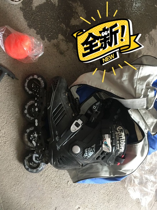 专业轮滑鞋  穿过两三次  38－40都可...