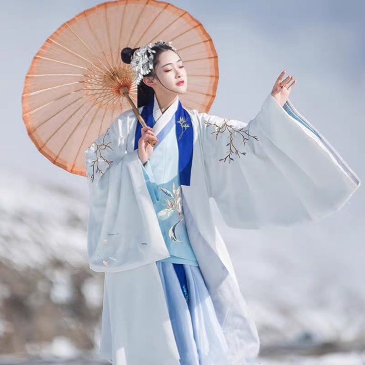 [主换]80卖山的司南阁风回雪汉服，三件套