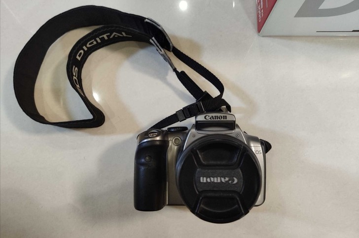 佳能EOS300D单反相机