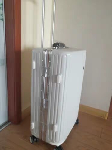 24寸全新行李箱
