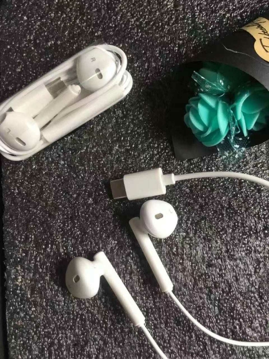 闲置一套全新华为耳机原装正品p40/30/...
