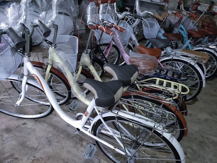 处理一批全新自行车，绝对批发价，都是品牌的...