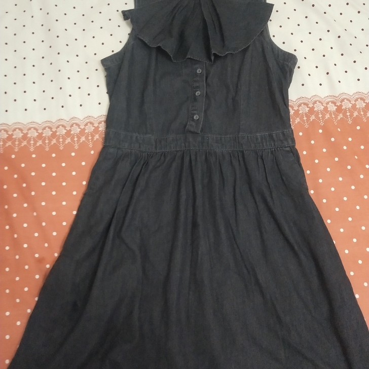Levi##amp；#39；s这款牛仔裙的...