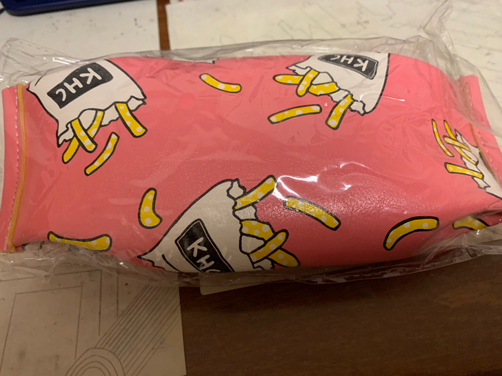 一个全新的笔袋