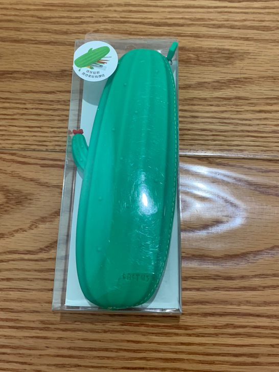 硅胶仙人掌笔袋 买了好多好多笔袋 有好多都...