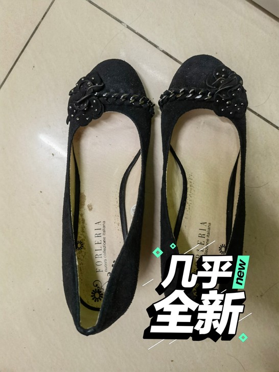 奥卡索黑色翻毛皮坡跟浅口单鞋，购于济南泉城...