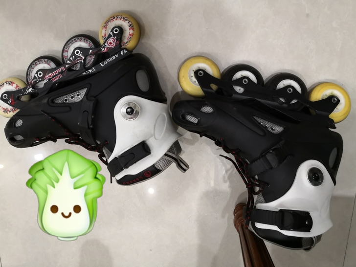 只穿过两次就一直闲置，喜欢轮滑的朋友看过来！