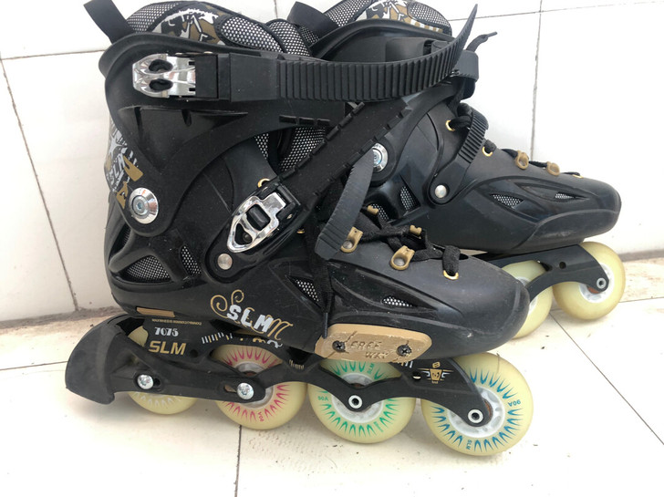 搬家了 拿不走 轮滑鞋成人