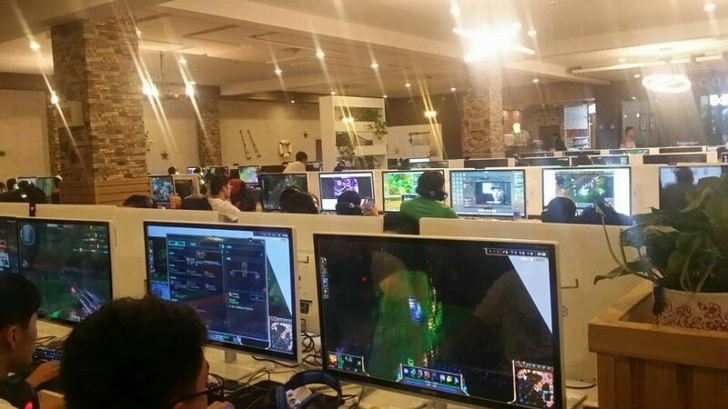 个人网咖处理  在网吧试机。英特尔酷睿i7...