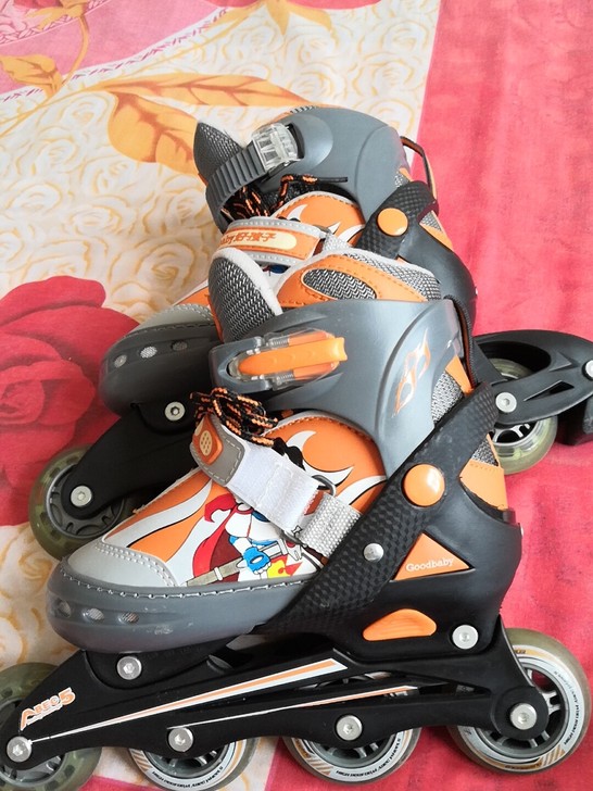 孩子想要滑冰鞋,去年十一月底买的送给孩子,...