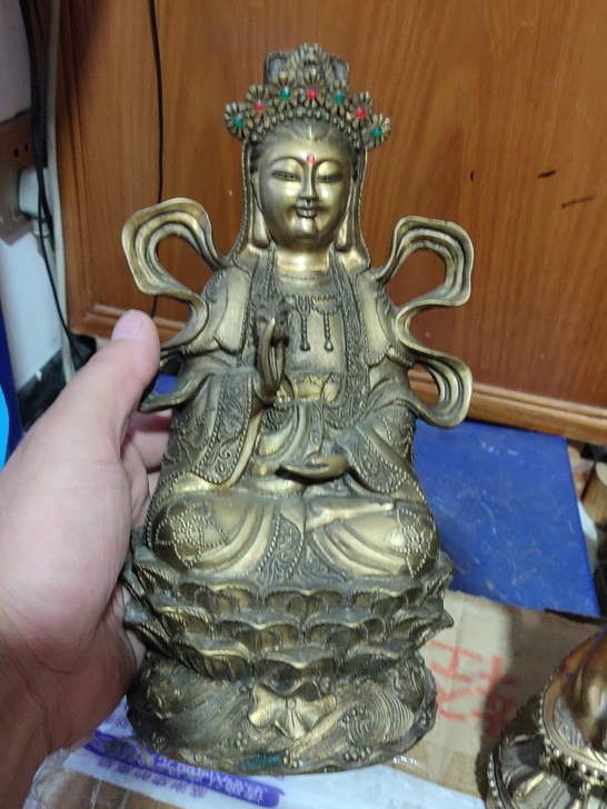 20元一斤铜佛像,高23.5厘米,重2.6...