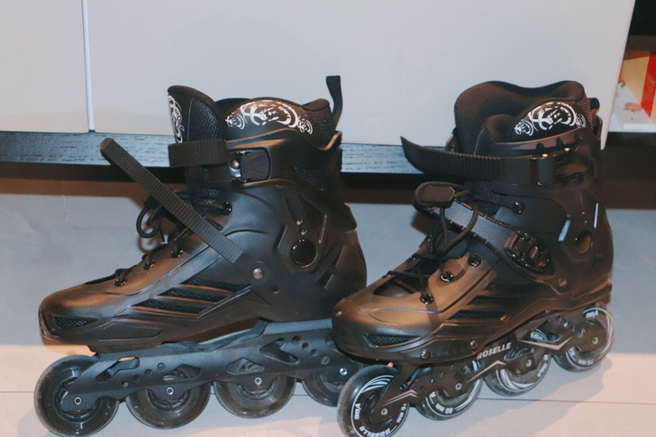 全新 轮滑鞋 男 鞋码：43 鞋码：44