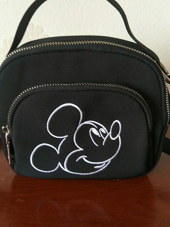 UZZU斜挎手提包，既可以斜挎，也可以手提...