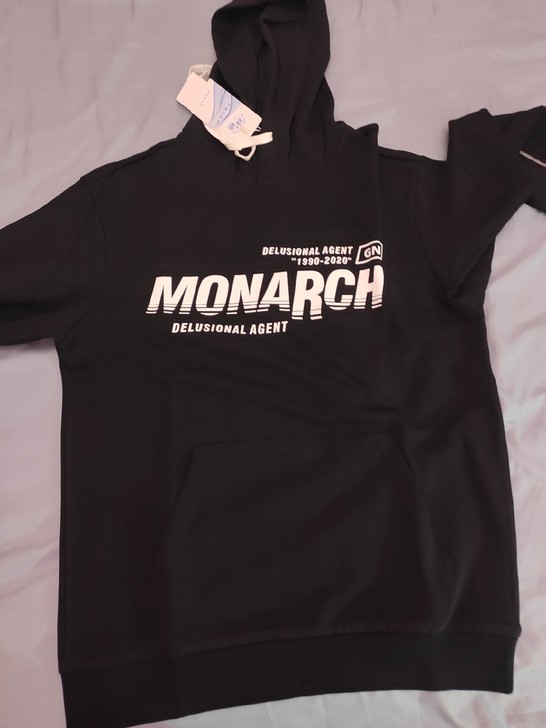 全新纯棉卫衣,朋友送的。没穿过。尺码:17...