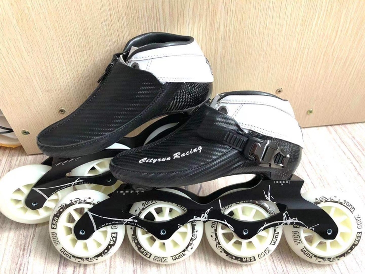 溜冰鞋，便宜出几双断码速滑鞋，品牌型号：黑...