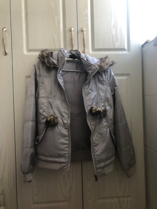 银色棉服原价300多，现在闲置出