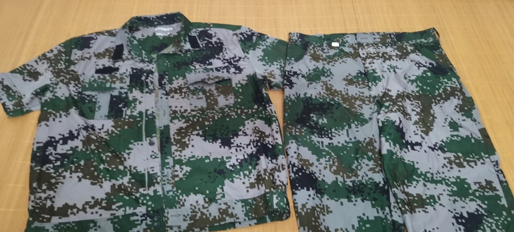 大码迷彩服一套185/108尺寸，只穿过一...
