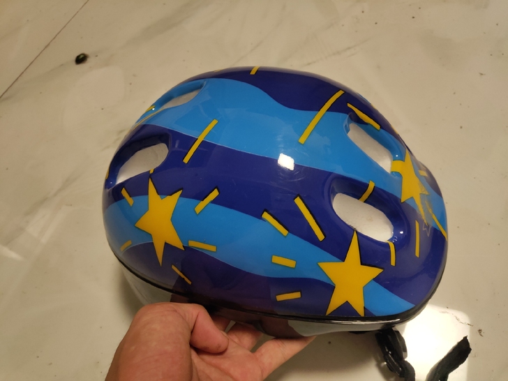 全新溜冰鞋，旱冰鞋，轮滑，单排，带全套护具...
