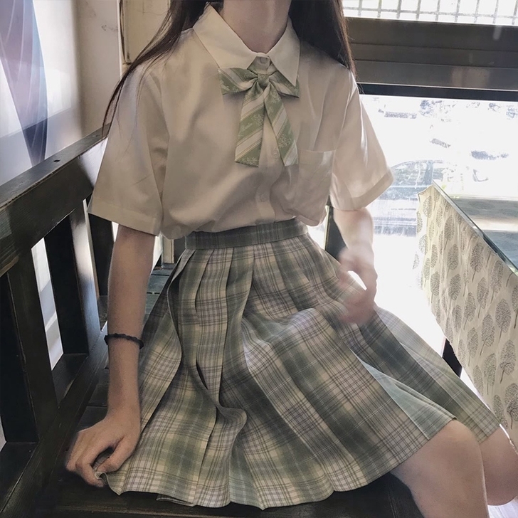 有点想出兔家的雪松，但是很好看，看列表里的...