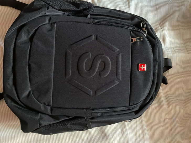 军刀双肩包，商场剩余货现特价处理，原价都要...