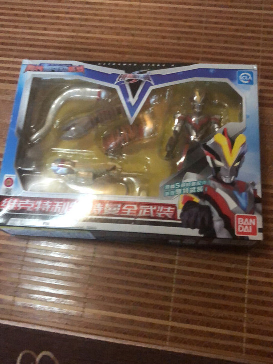 国代维克特利奥特曼超可动人偶。  89新。...