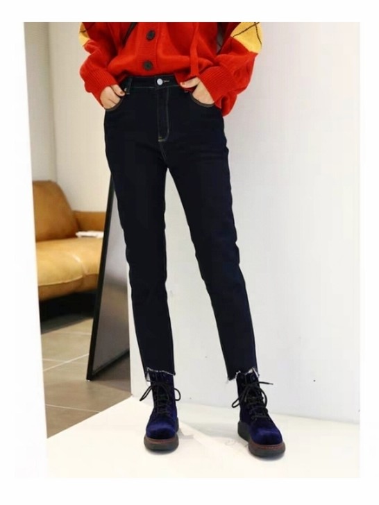 ▼【全新】特色毛边裤脚铅笔牛仔裤显瘦显高弹...