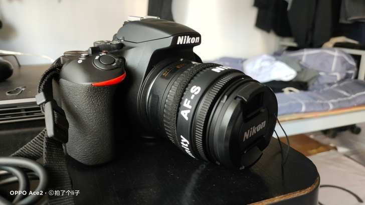 尼康d3500，95新，刚入手没多久