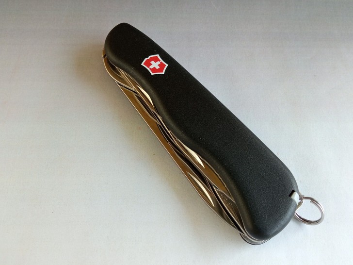 瑞士军刀探险家