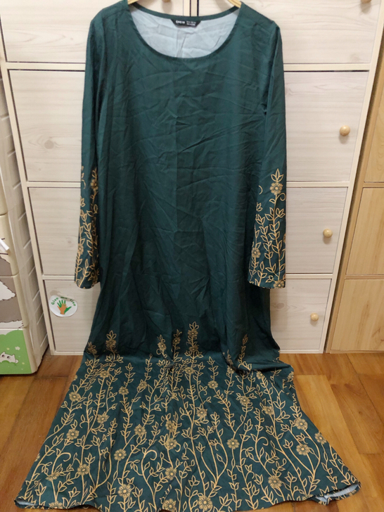 复古绿色花纹长裙