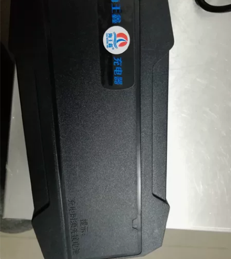 全新未拆封72V35A智能脉冲自动断电充电...
