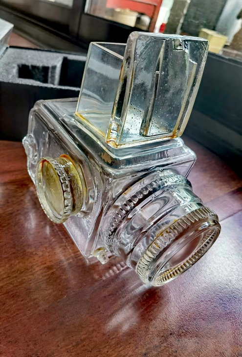 哈苏500MC水晶模型，瑞典产，胶有老化泛...