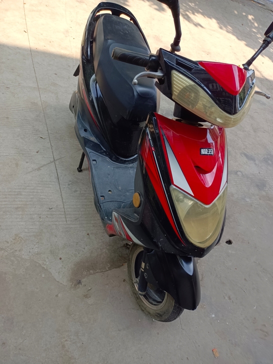 艾玛电动车900元，可以上临牌，田家庵区国...