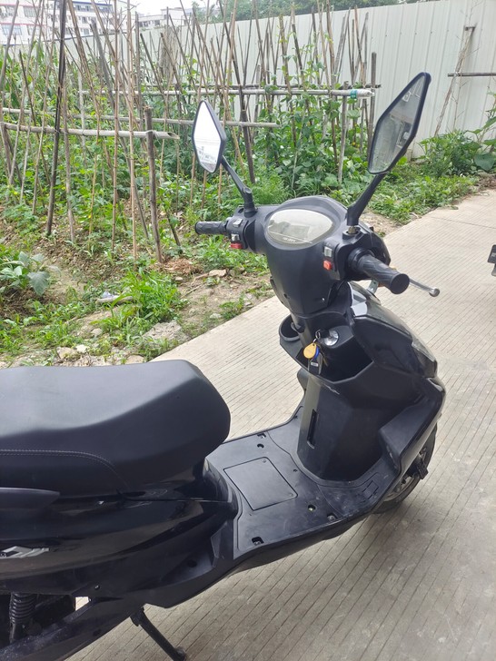爱玛电动车现转1300元不支持邮寄
