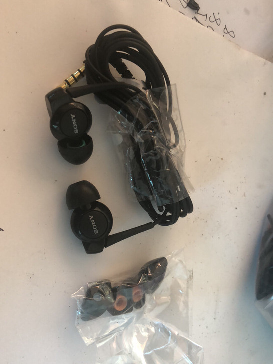索尼全新的带麦耳机