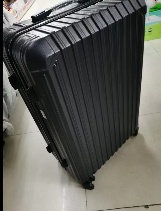 拉杆箱24寸,密码锁
