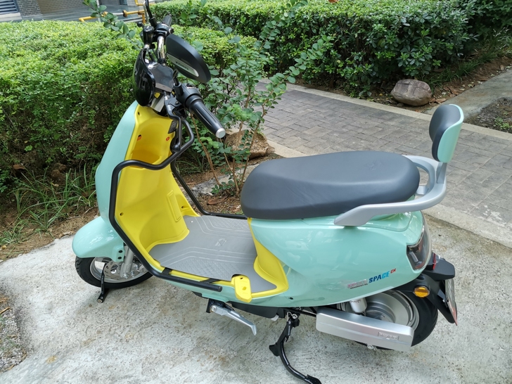 小刀电动车，广告词没电也能跑，