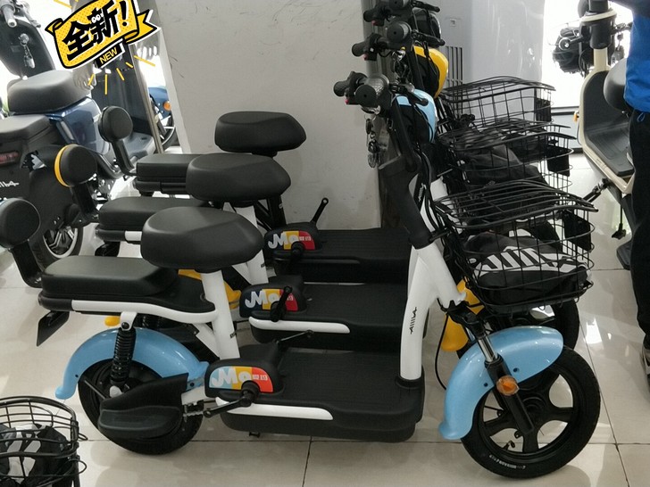 爱玛电动自行车新国标3C认证全新，型号小糖...