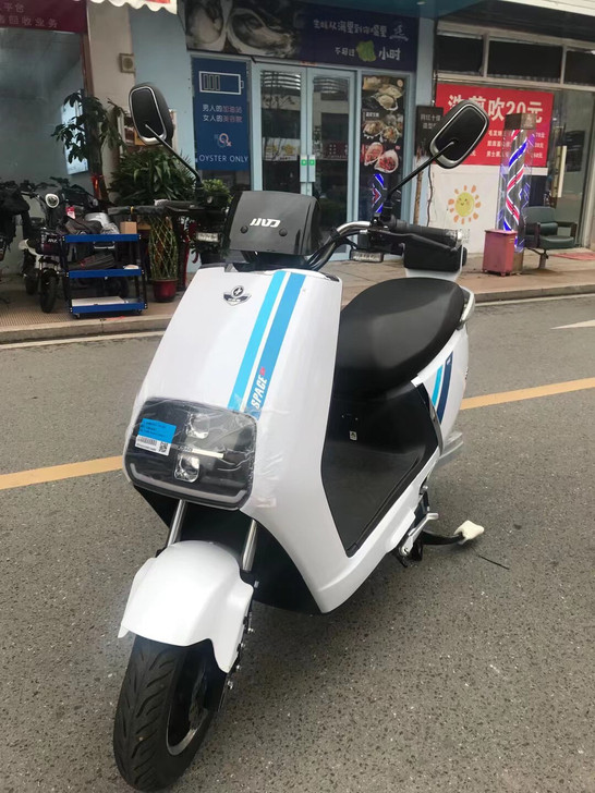 小刀n7长征版实体店代步车外卖车续航300里