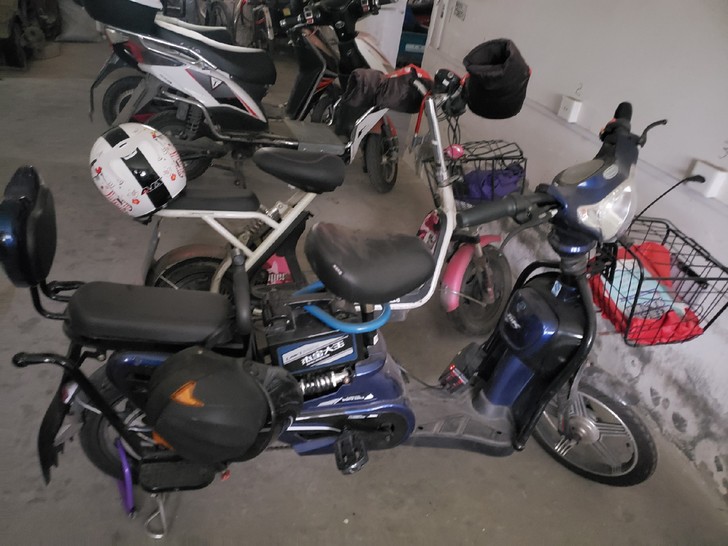 九五成新的电动车，新换的电瓶，能骑40公里...
