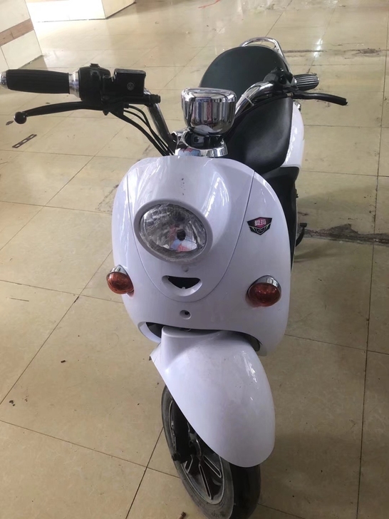 二手爱玛电动车，龟车，南宁小绿牌，证件发票...