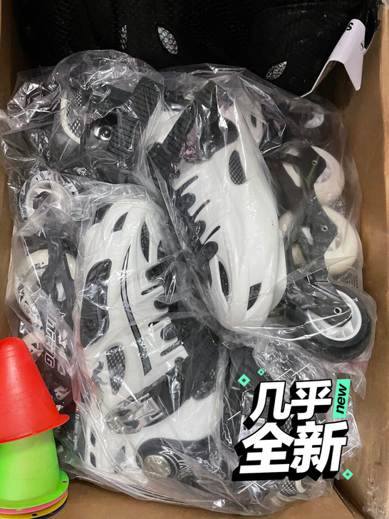 金峰轮滑鞋 就用过两次 配件齐全36-37码