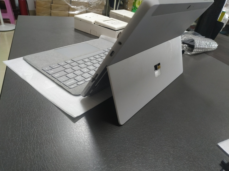 微软Surface Go2 。95新,充电...