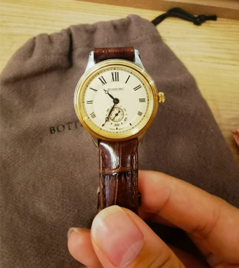 罗西尼女士手表 比较经典的款 很复古 有书...