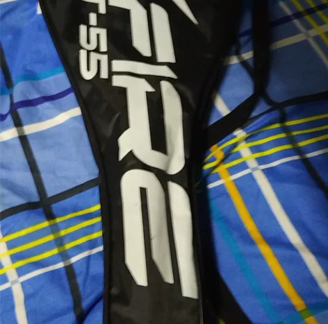 欧帝尔网球拍9成新，学校选修课买的，带一个...