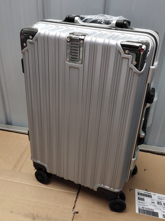 低价出几个26寸袋鼠铝框拉杆箱带充电口28...