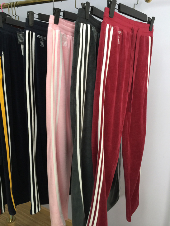 史努比卫裤  处理处理 颜色目前都还有 码...