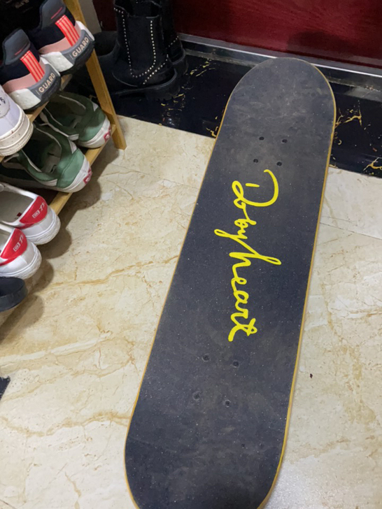 王一博同款滑板  正品 只用过几次 买了新...