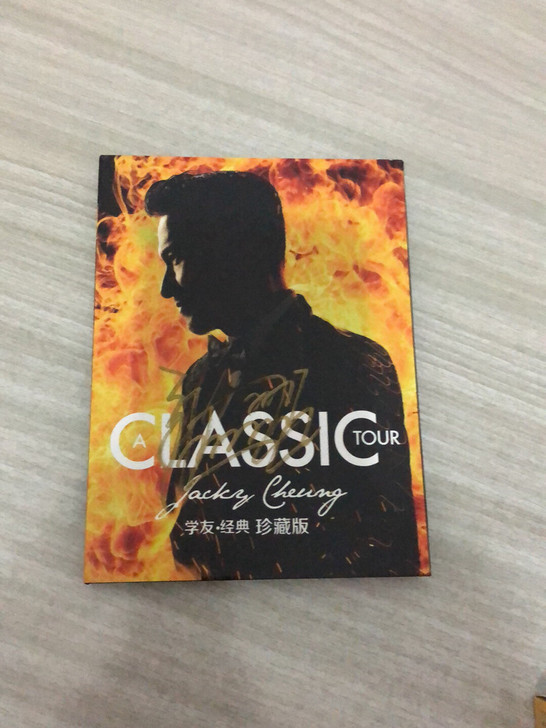 学友演唱会结束后买的，全新，签名我不知道是...