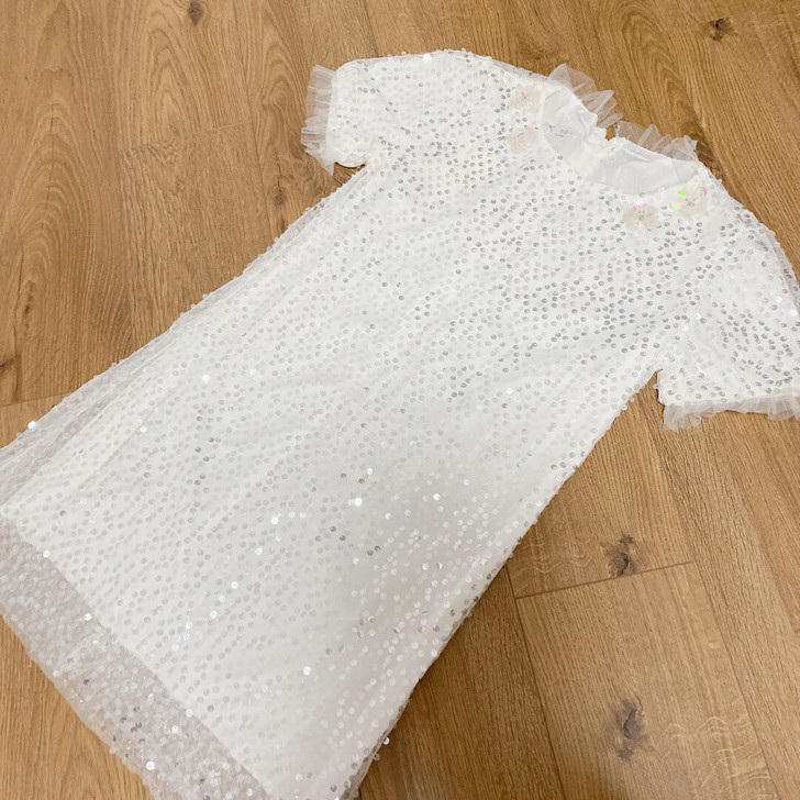 全新的裙子，很仙女的裙子，上身很好看，拍照...