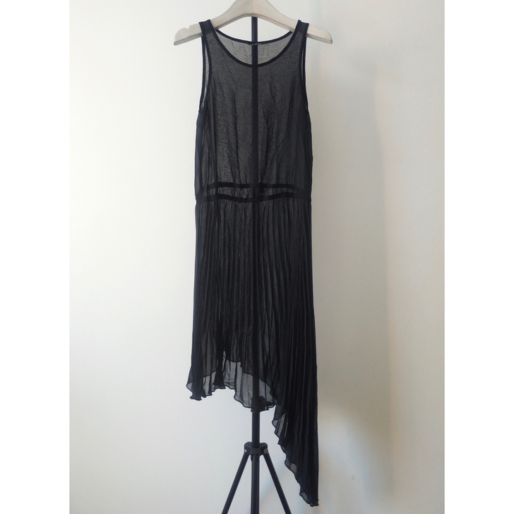 透视不规则百褶雪纺无袖连衣裙